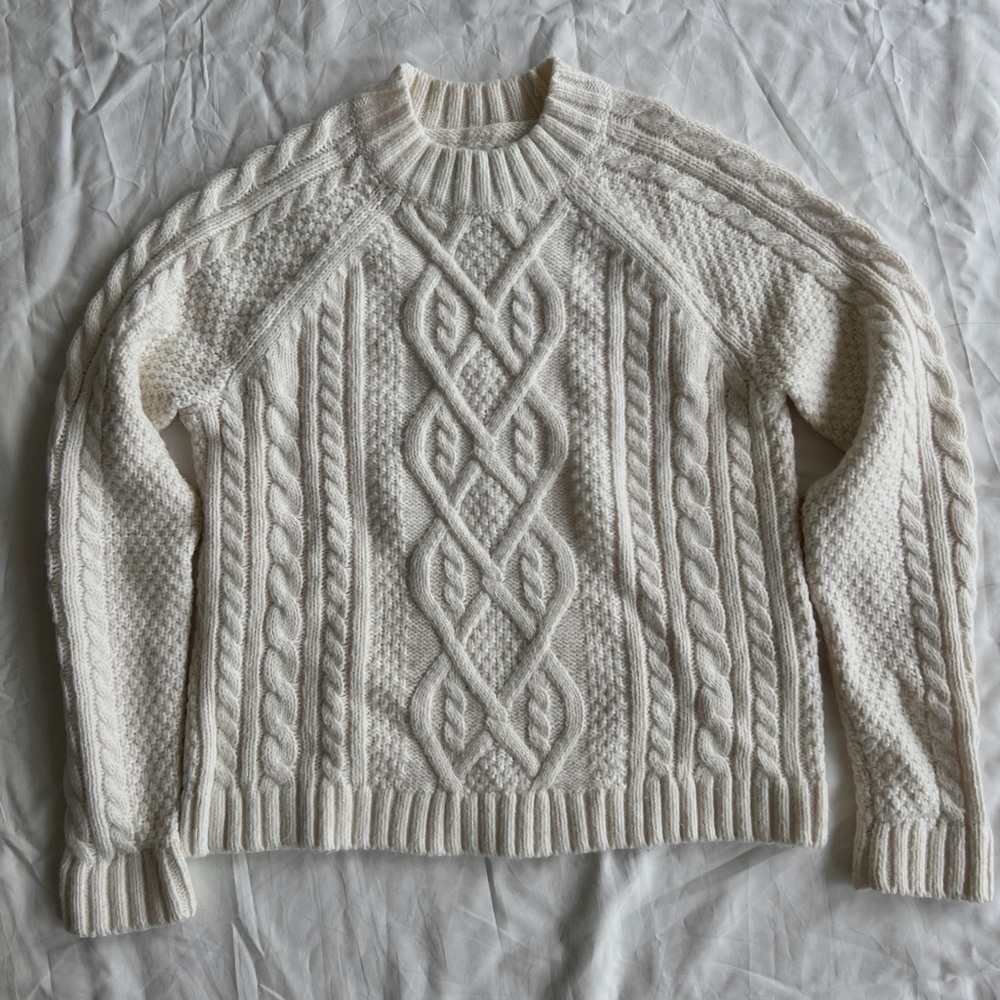 Abercrombie & Fitch Cable-knit sweater